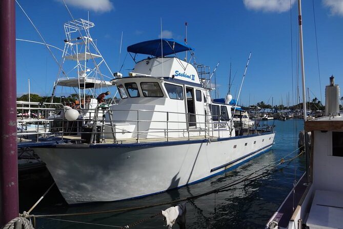 3-Hour Honolulu Bottom Fishing Adventure - The 3-Hour Rhythm: Sailing, Searching, and Bottom Fishing Off Oʻahu