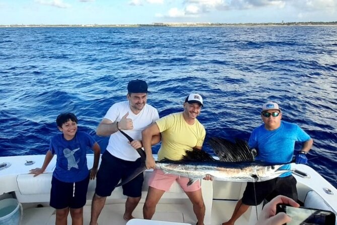 6 Hour Private Fishing Tour in Puerto Aventuras Riviera Maya - Lunch on the Water: Fresh Fruit, Ceviche or Sashimi, and Sandwiches Made Easier