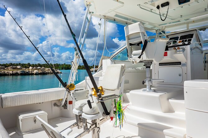 6 Hour Private Fishing Tour in Puerto Aventuras Riviera Maya - When the Seas Are Choppy: How the Crew Handles an Unplanned Twist