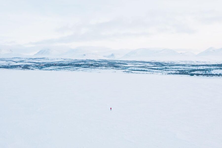Abisko: Lake Torneträsk Arctic Ice Fishing Trip - How a 2-hour ice-fishing morning works in Abisko Östra