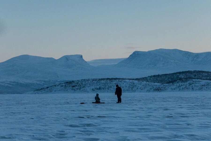 Abisko: Lake Torneträsk Arctic Ice Fishing Trip - Gear and warmth: what’s included and what to bring anyway