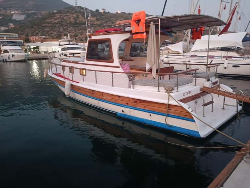 Alanya: Fishing Tour with Lunch and Hotel Transfers - Fishing Time in the Open Sea: Gear, Chances, and Real Talk on Catch Size