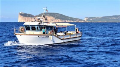 Alghero: Gulf of Alghero Fishing Boat Trip with Fresh Lunch - Getting to the Lo Frasso dock in Alghero