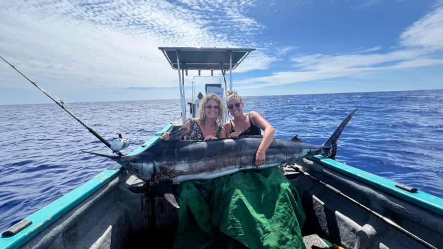 Ancestral fishing: Fishing with an experienced Rapa Nui - The longer guided visit at 554GVCR7+PCW: why the extra time matters