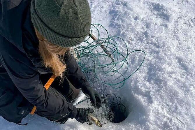 Arctic Fishing & Open Fire Cooking - Meeting at Eräsoppi (Ivalontie 12) and Getting to the Lake on Time