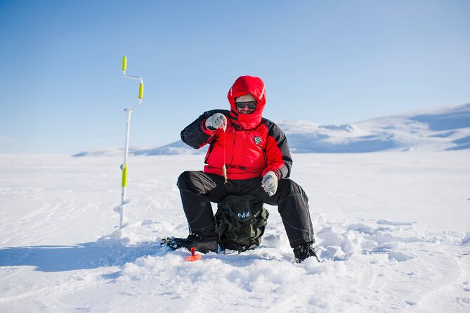 Arctic Fishing & Open Fire Cooking - Kairaaminen, Pilkkiminen, Juomustus: Three Ways to Fish Through the Ice
