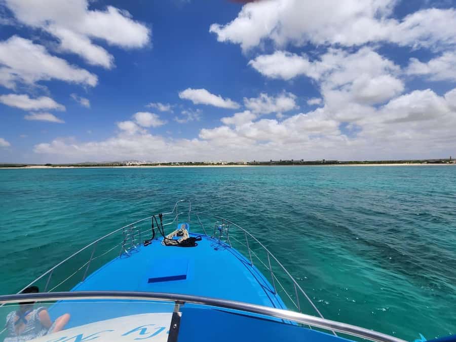 Boa Vista: Motoryacht Trip with Fishing, Snorkel, Beach BBQ - Guides and Group Feel: Organization Without the Pressure
