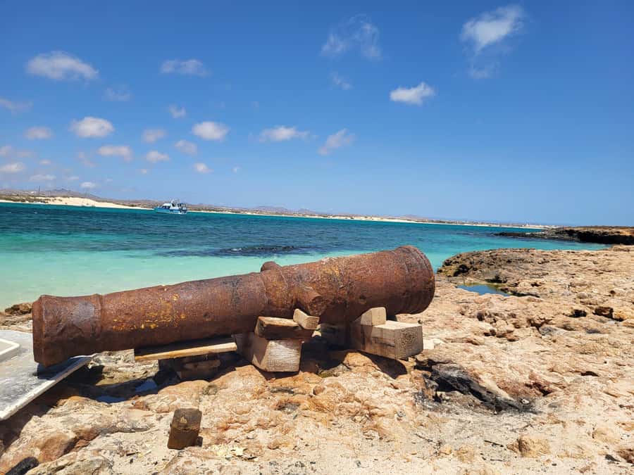 Boa Vista: Motoryacht Trip with Fishing, Snorkel, Beach BBQ - Cruising the Bay of Chaves: The Relaxing Middle Section