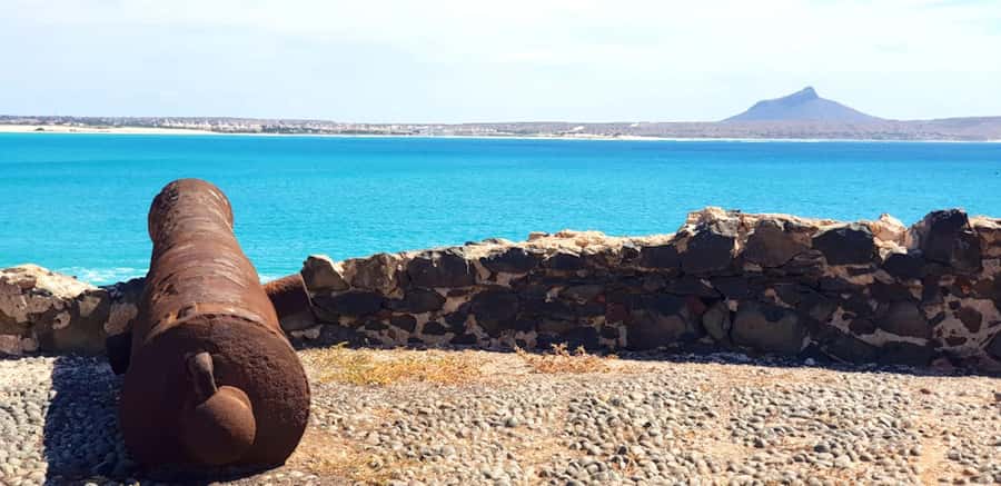 Boa Vista: Motoryacht Trip with Fishing, Snorkel, Beach BBQ - Getting to Sal Rei: Van Ride, Harbor Timing, and Dinghy Stops
