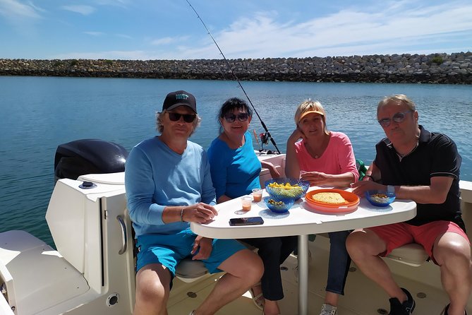Boat and fishing trips in the Cadiz bay - Private Boat vs. Big Group: What Makes This One Feel Easy