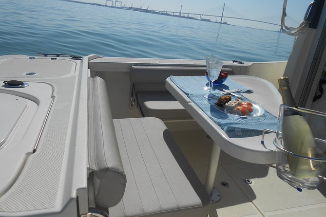 Boat and fishing trips in the Cadiz bay - Lunch Onboard: Why It’s Better Than a Half-Meal Tour