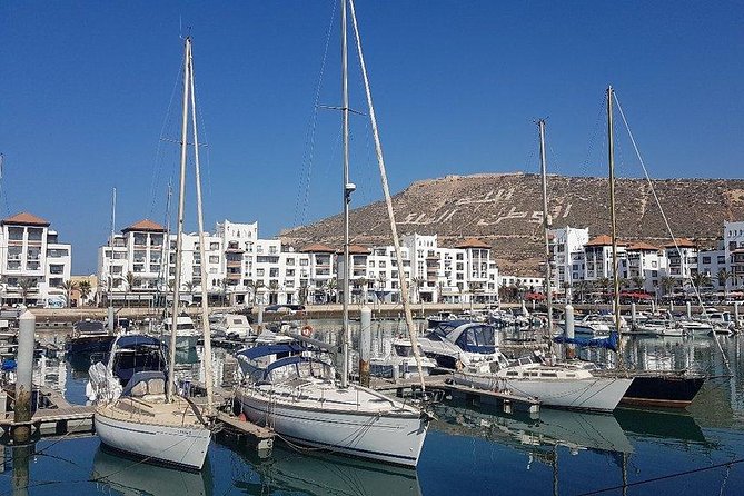 boat trip from 9 am to 3 pm fishing & swimming & barbecue & dessert - Lunch on the Water: BBQ Fish and Turkey, Salads, Fruit Buffet, and Dessert