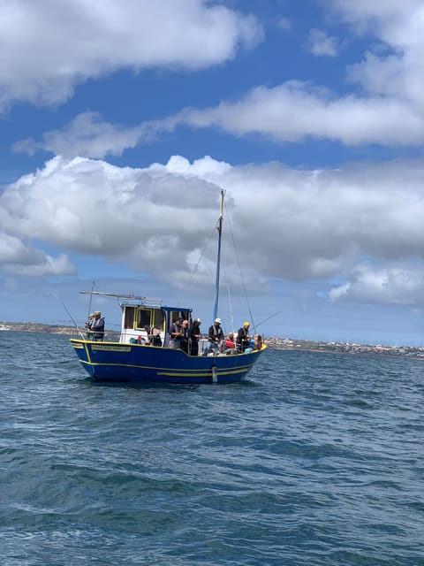 Bottom Fishing Lagos - The 4-hour Lagos water time: how the fishing day actually feels