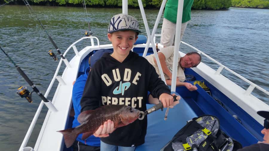 Cairns: Morning Estuary Fishing Charter - Darryl and the guide factor: the difference between casting and fishing