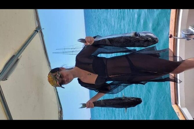 Captain Manolis Fishing with barbecue on the boat - The 4.5-Hour Plan: Trolling for Tuna, Then Bottom Fishing