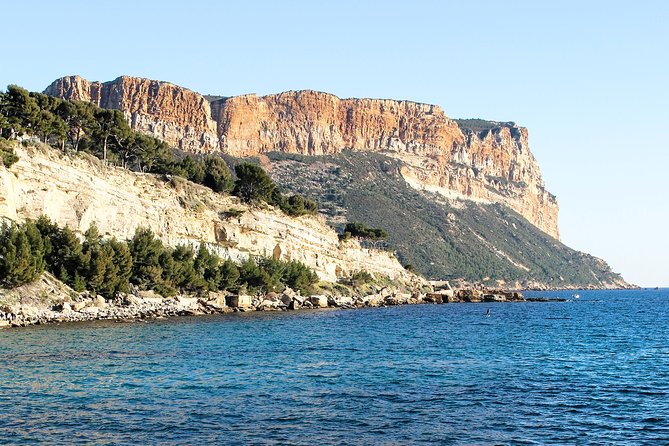 Cassis ancient fishing port, Calanques & spectacular Cap Canaille private tour - Parc national des Calanques by boat: the big sea-level show