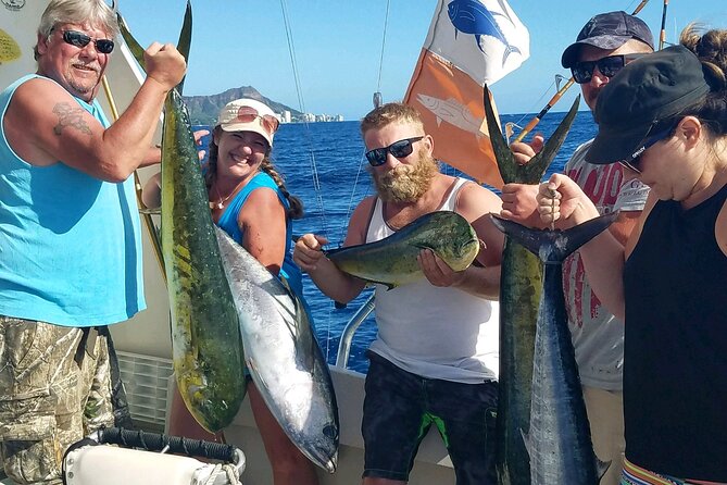 Deep Sea Exclusive Fishing Charter in Honolulu - Meeting at Ala Moana and getting onto the water from Kewalo Basin