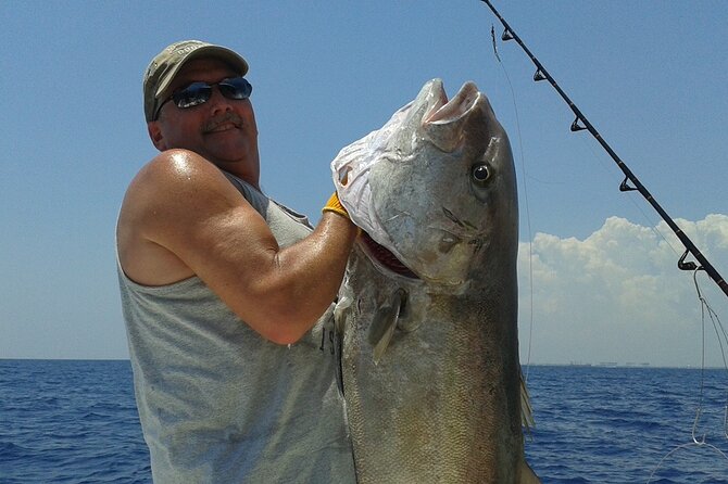 Deep sea fishing charters in Fort Lauderdale aboard 52' Hatteras - Who This Charter Fits Best in Fort Lauderdale