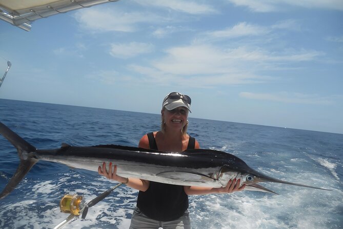 Deep sea fishing in Punta Cana and Bávaro. - Open bar and snacks while you fish (so the time stays fun)