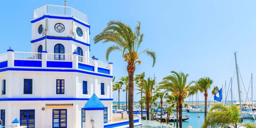 Estepona: Fishing Tour StartFisher 1060 - Gear and captain included: where the money actually goes