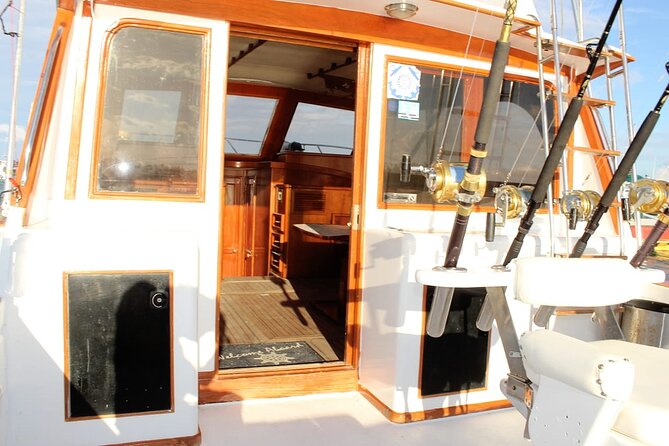 FISHING PRO CHARTERS - Boat Excursion - Divina - Included perks that actually change the mood