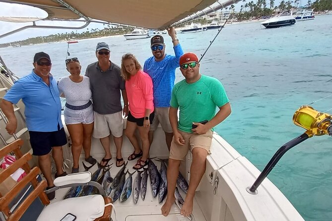 FISHING PRO CHARTERS - Boat Excursion – Mar-Quesa - Crew experience: the difference between a trip and a lesson