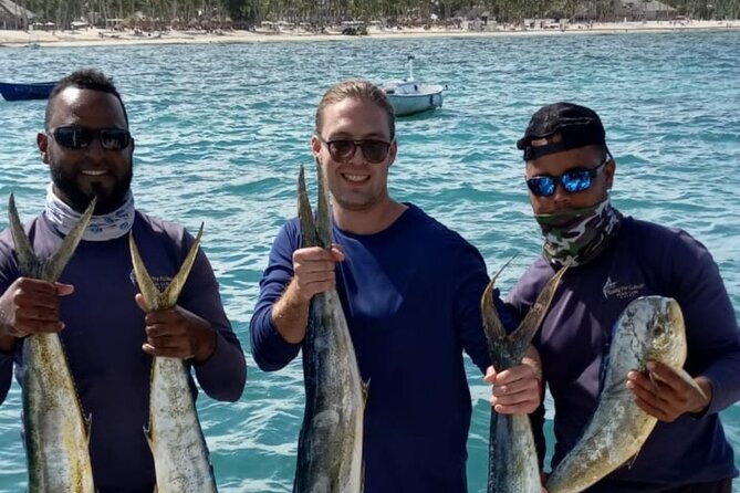 FISHING PRO CHARTERS - Boat Excursion - Sobre Las Olas - What You Can Catch Here (and Why Season Changes Everything)