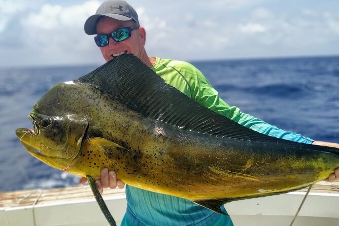 FISHING PRO CHARTERS - Boat Excursion - Sobre Las Olas - Crew and Skills: What 15 Years of Experience Buys You