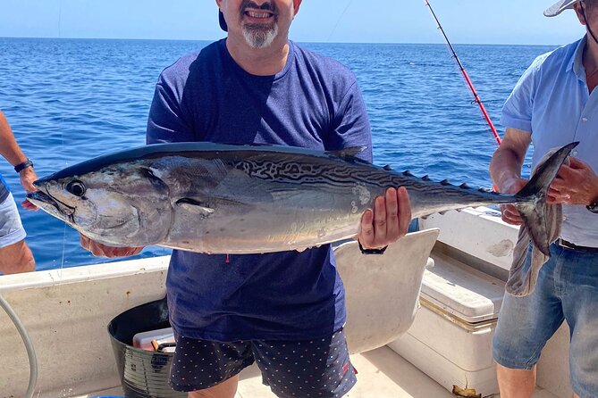 Fishing trip Torrevieja - The crew advantage: champion fishermen and real-time help