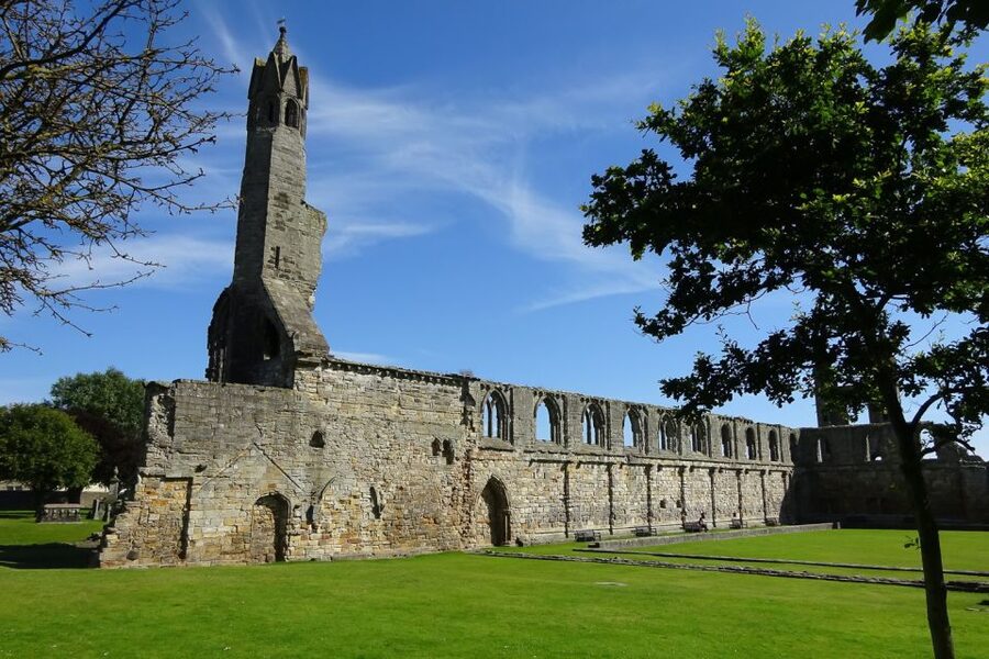 From Edinburgh: St Andrews and Fishing Villages of Fife Tour - St Andrews: Old Course freedom plus real landmarks