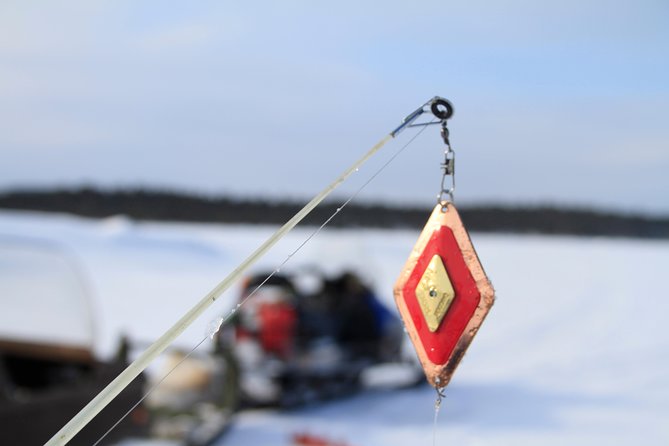 From Ivalo: Ice Fishing Safari to Lake Inari, reindeers & lunch - Comfort Tips That Actually Matter on the Ice