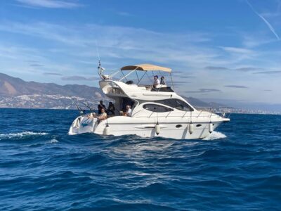 Fuengirola: 4h Trolling Fishing Trip with Snacks and Drinks - Meeting at the port and getting your gear ready