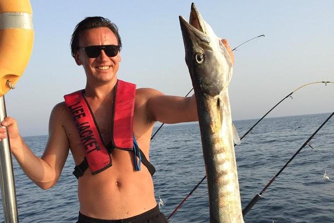 Go Fishing Dubai 5 hours Trolling & Regular Fishing - The food and small comfort wins