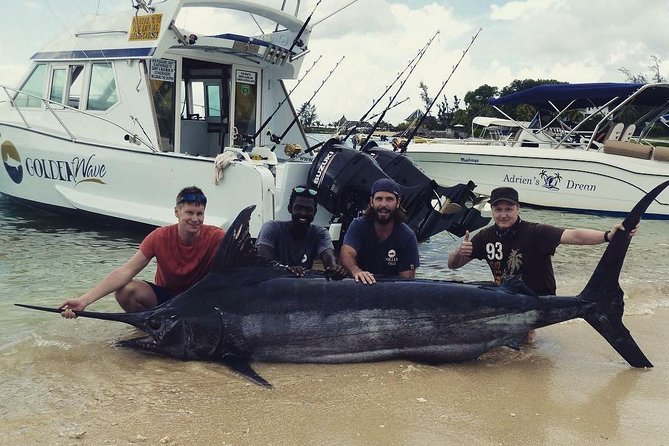 GOLDEN WAVE 3 - IGFA Captain Vic - Blue Marlin Fishing - Golden Wave 3 and Captain Vic: what makes this charter click