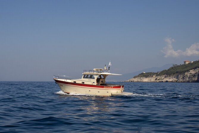 Group Capri tour , visit of caves, fishing legend and swimming - Price and value: what $142.97 buys you on the water