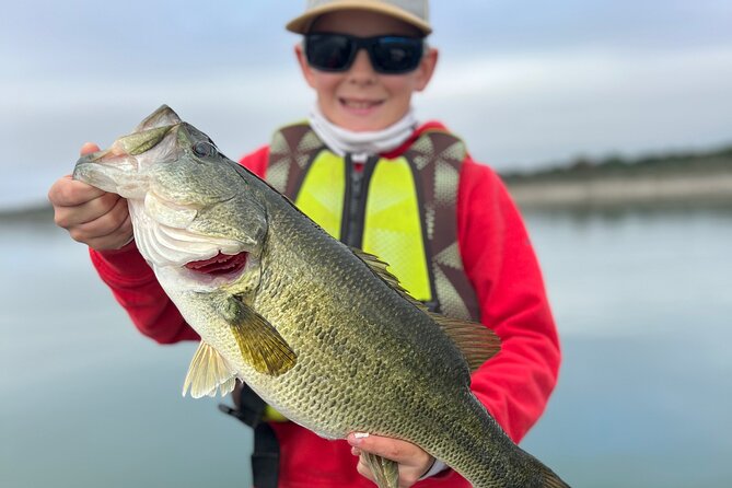 Guided Fishing Trip on Canyon Lake - What the boat day feels like on a real lake