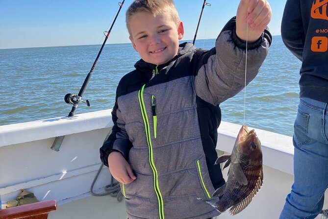 Half Day Offshore Fishing Trip - Getting to 86 Helmsman Way and stepping onto the 60 Drifter