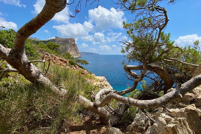 Hiking Cliffs & Old Fishing Trails around Moraira OFFICIAL GUIDE - The marked route from Cala Llebeig to Cala del Moraig