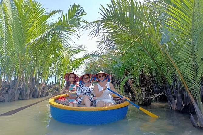 Hoi An: Coconut Basket Boat Ride in the Coconut Forest - Crab fishing: the hands-on activity that wins hearts