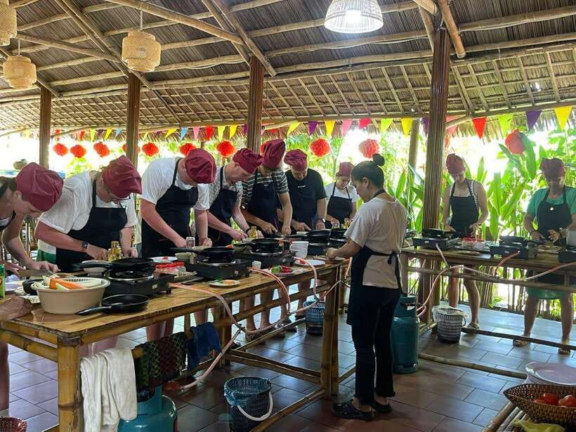 Hoi An: Cooking Class, Crab Fishing-Basket Boat, Market Tour - Getting to the market from Hoi An Town without stress