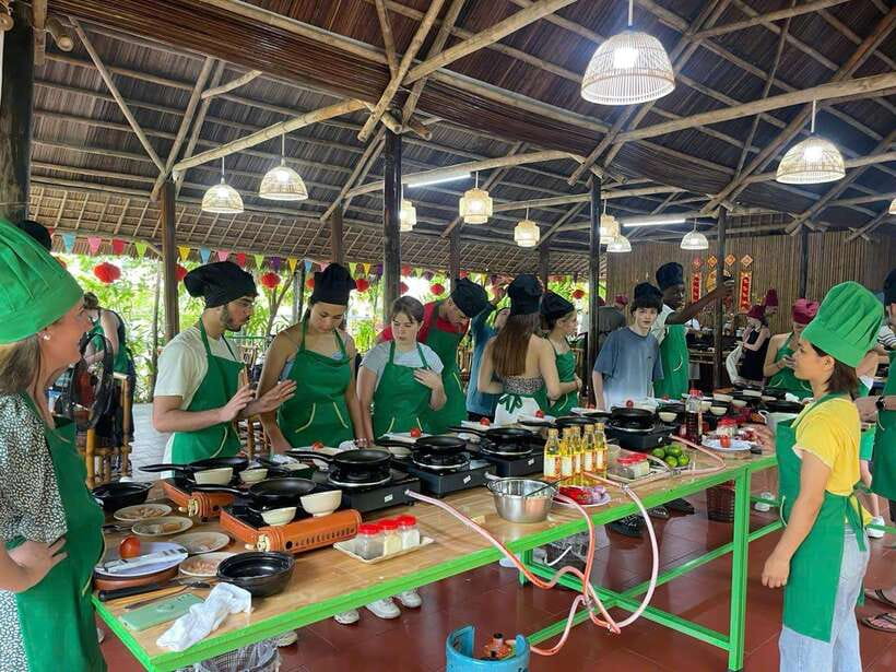 Hoi An: Cooking Class, Crab Fishing-Basket Boat, Market Tour - The welcome drink and rest stop: a smart reset before cooking