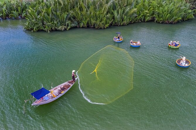 Hoi An Cooking Class(Local market,Basket Boat,Fishing & Cooking) - Crab fishing in the canals: fun, not a guarantee