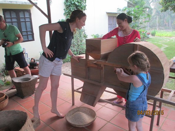 Hoi An Farming and Fishing life Experience Tour - Lunch at a local family house: the day’s emotional payoff