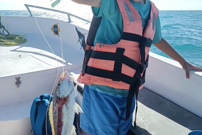 Holbox - Fishing & Snorkeling in Cabo Catoche with drinks & snack - Getting there: pickup, the 8:00 am start, and small-group flow