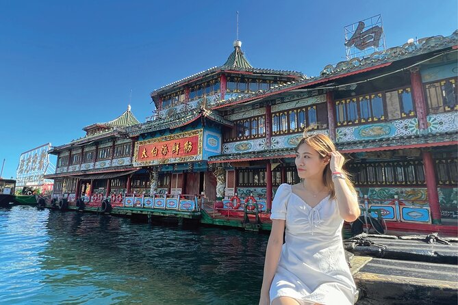 Hong Kong Fisherman’s Wharf: Aberdeen Fishing Village Boat Tour - Aberdeen by Teak Boat: the ride that sets the tone