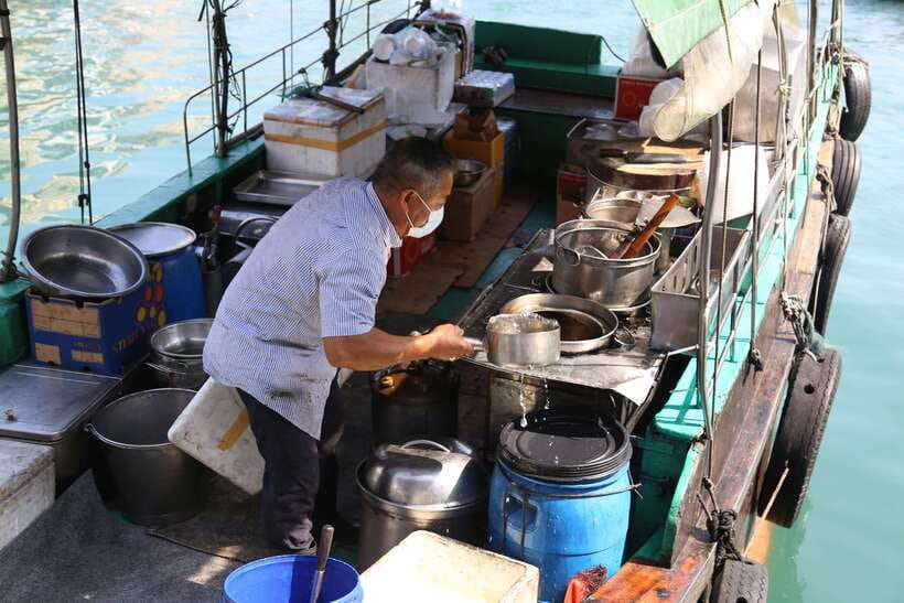 Hong Kong's Unforgettable Fishing and Cultural Immersion - Finding Pier 6: the meeting point and how to get there fast
