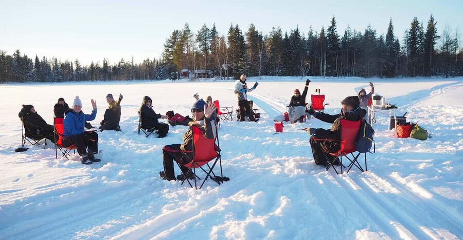 Ice fishing program in Lapland - Time on the Lake: 3 Hours That Balance Learning and Relaxation
