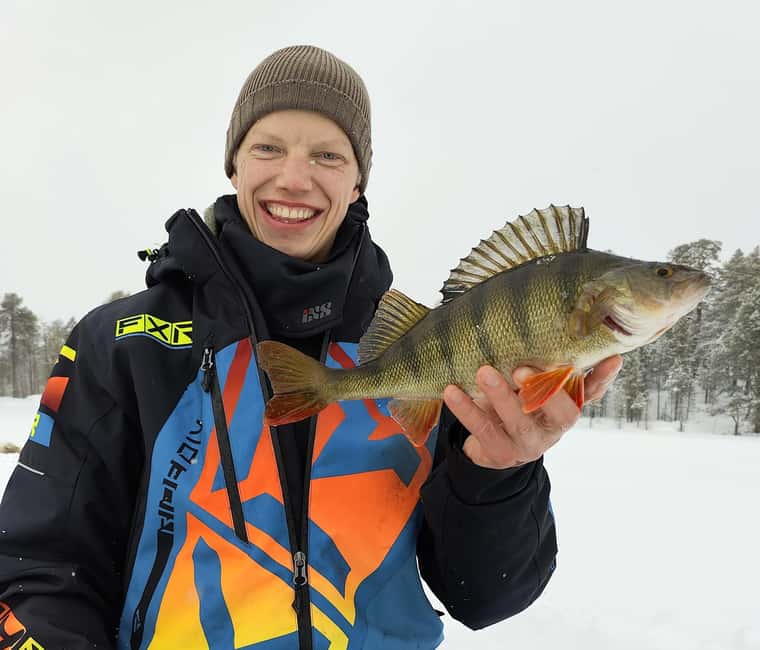 Inari: 2 hour Ice Fishing at Lake Inari - Heading to Lake Inari: meeting point you can actually find