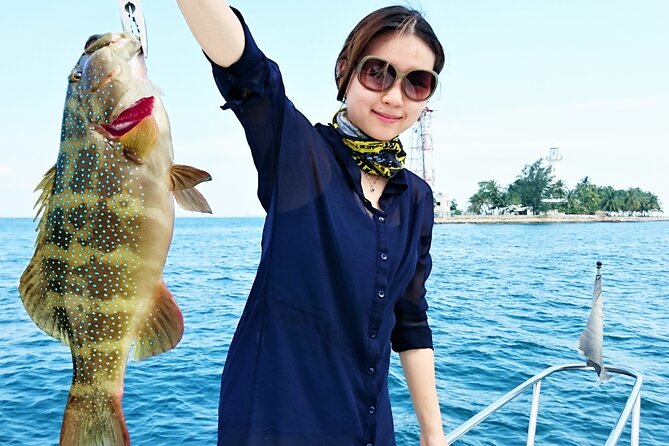 Join-in Yacht Fishing at the Southern Islands of Singapore - Lazarus Island Stop: Scenery Plus Momentum