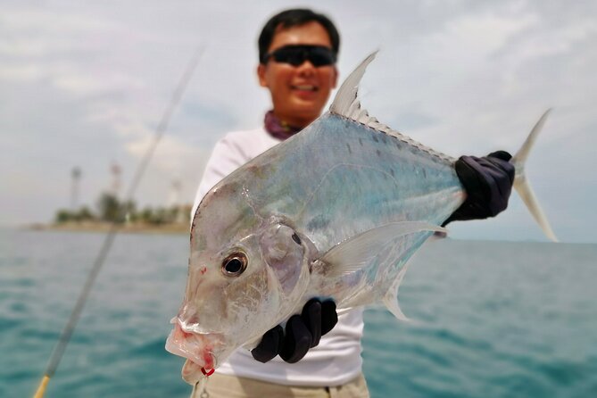 Join-in Yacht Fishing at the Southern Islands of Singapore - Southern Islands Offshore Fishing: Techniques for Several Species